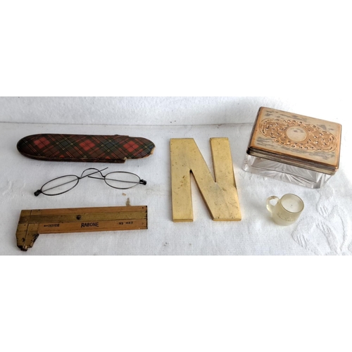 318 - Mixed lot of vintage items includes a plaid eyeglass case, wire spectacles, brass letter 'N', Rabone... 