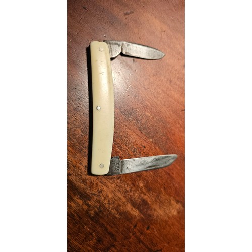 177 - A stunning antique James Barber Era pocket knife.