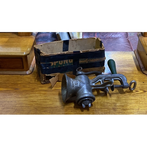 499 - Vintage Spong No. 16 meat grinder with original box. Made in England, cast iron with wooden handle. ... 