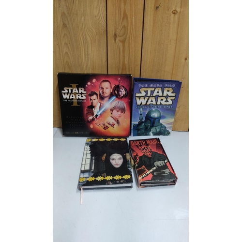 465 - Star Wars collectible set includes 