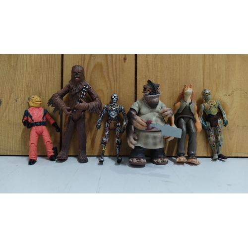 468 - Six Hasbro Star Wars action figures, made in China in 2002, with vibrant detailing, approximately 4-... 