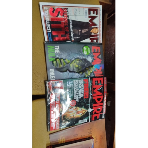 472 - Mixed lot of magazines and books including 