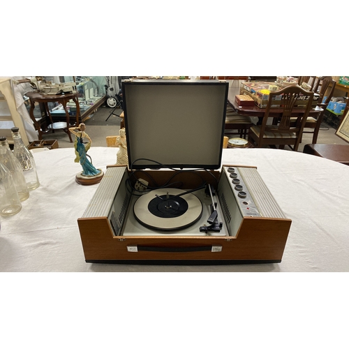 456 - Kolster-Brandes vintage record player, model KP043. Features wood casing, integrated speakers, and c... 