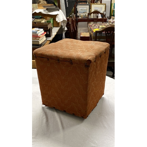 459 - Upholstered Butter Box storage ottoman in patterned fabric, featuring a hinged lid. From the mid 20t... 