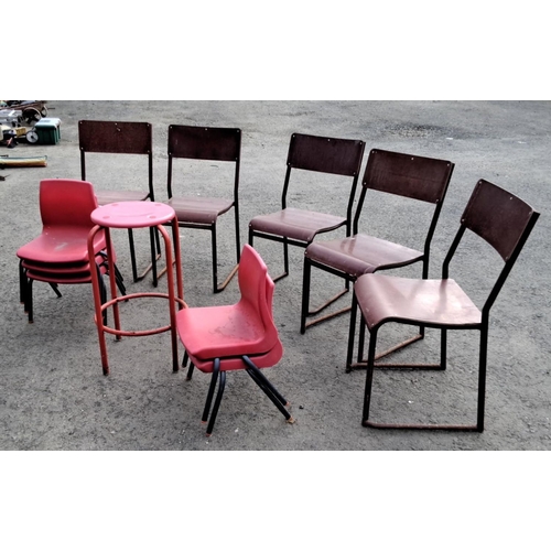 45 - Set of metal-framed chairs and a red stool, featuring a minimalist design. Includes four red plastic... 