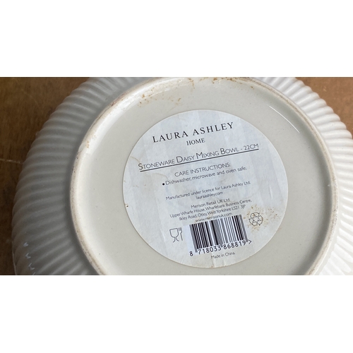 246 - Laura Ashley Home Stoneware Daisy Mixing Bowl, 22cm features a charming floral design.