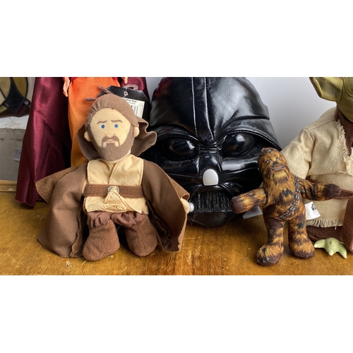 274 - Star Wars collectible plush set features popular characters, including a Darth Vader mask and Yoda d... 