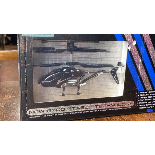 306 - U4 Metal Series Helicopter, 3-channel infrared control. Features gyro stable technology for precise ... 