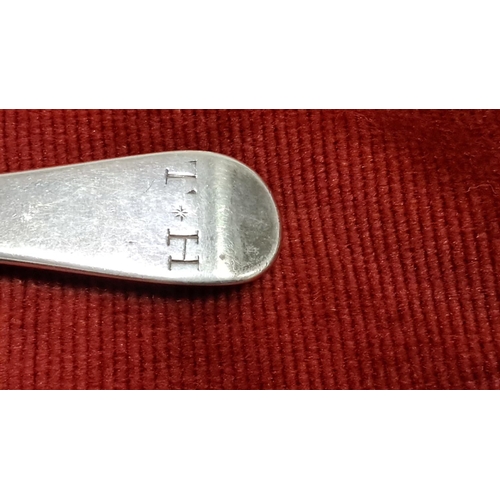 512 - Early George II Sterling silver spoon with marks indicating London 1733, Silversmith Caleb Hill, wei... 