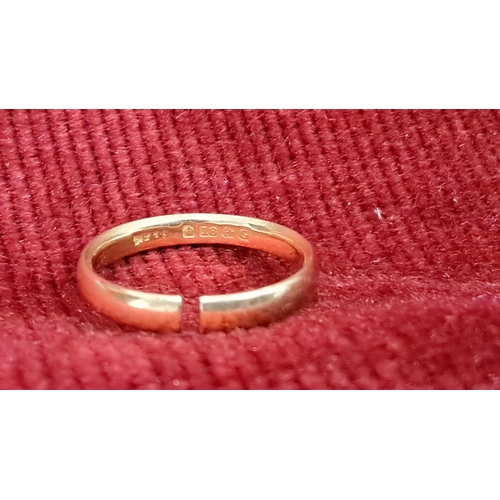 517 - 9ct gold wedding band ring, size L, weight 4g and a 18ct gold wedding band ring (a/f), size M/N, wei... 