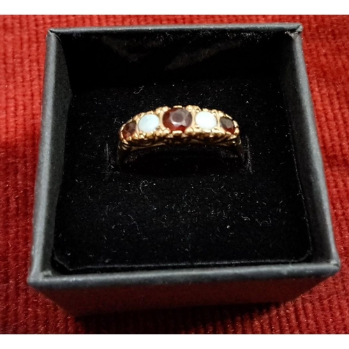 519 - Stunning 9ct gold opal and garnet ring, size O/P.