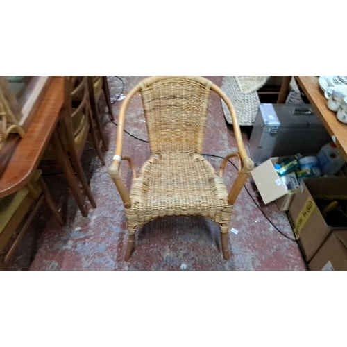 534 - Vintage wicker and bamboo armchair, featuring a classic woven design.