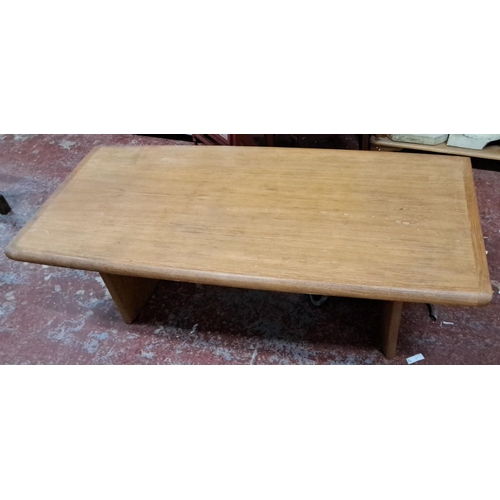 554 - Vintage Danish coffee table, Mid-Century Modern design, featuring clean lines and a minimalist aesth... 