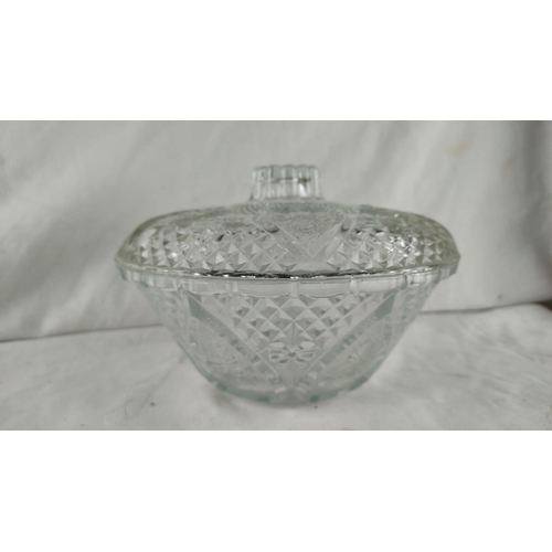 433 - Pressed glass lidded bowl with intricate floral and geometric patterns and a clear crystal finish.