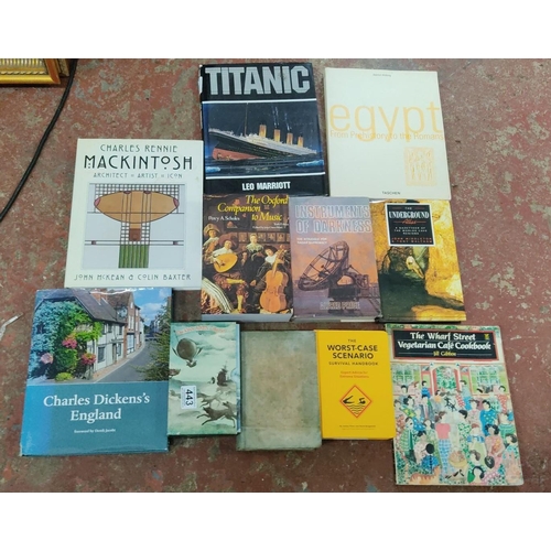 443 - Mixed lot of books, featuring 