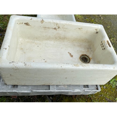 43B - A vintage Belfast sink. 77x47x25cm.