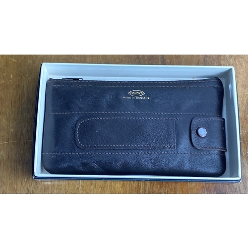 242 - Leather pipe pouch with original Comoy's of London blue box. Classic design.