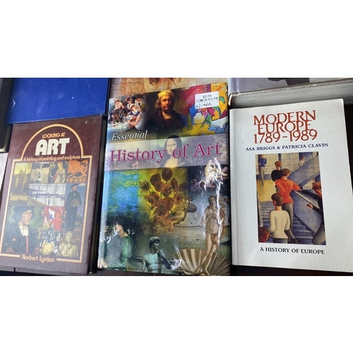 352 - Assorted books on art and history, including 