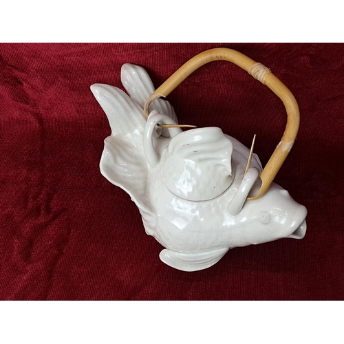 87 - An unusual Koi carp teapot.