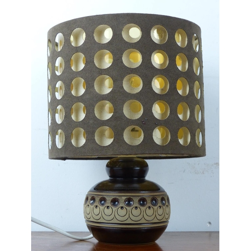 21 - A 1970s West German table lamp in a Carstens Heuckeroth style, measuring 33cm including shade.