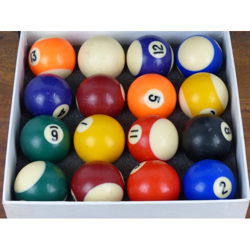 42 - A set of snooker balls.