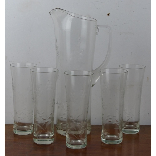 100 - A vintage/ antique glass lemonade set, to include jug & set of 5 glasses.