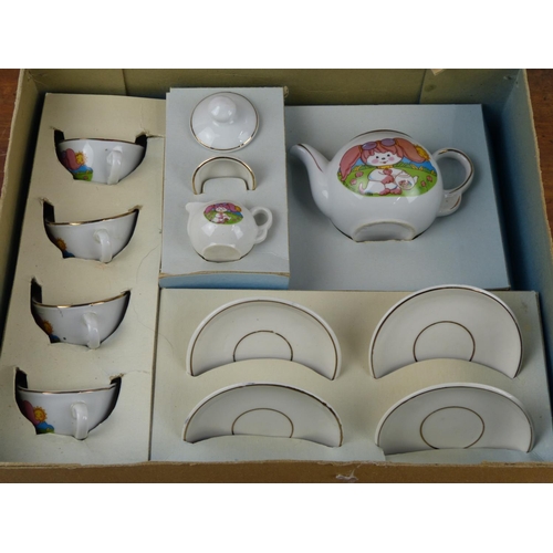 111 - A vintage boxed Poochie tea set.