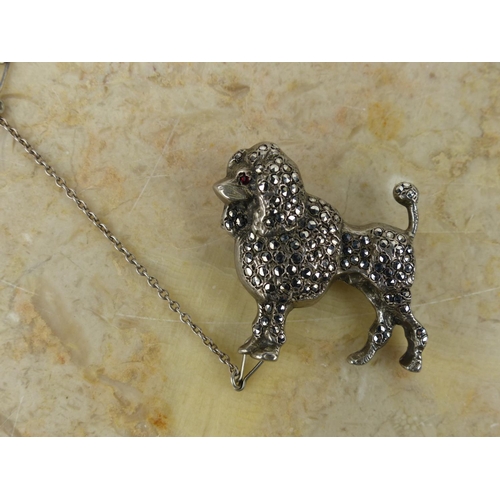 260 - A vintage Sterling Silver 'Poodle' brooch. Weighing .392