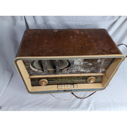 318 - A vintage table top valve radio for restoration.