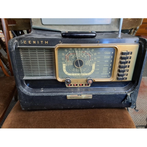 341 - A stunning vintage 1951 Zenith 'Super Trans Oceanic' portable shortwave radio.