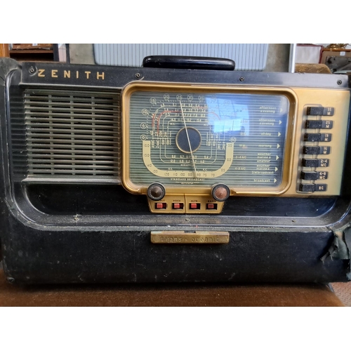 341 - A stunning vintage 1951 Zenith 'Super Trans Oceanic' portable shortwave radio.