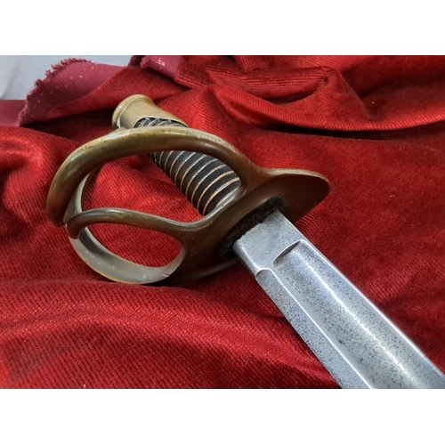 352 - An antique curved sword.