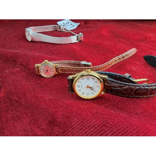 371 - A collection of various vintage/ retro Gents wristwatches.