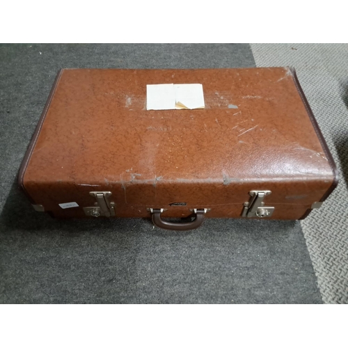 482 - A vintage Vanguard leather suitcase.