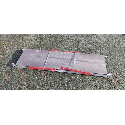 450 - A Youngman Pro-deck 6 rung ramp.