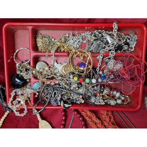 64 - An assortment of vintage costume jewellery etc.