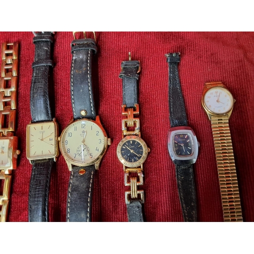 87 - An assortment of various vintage/ retro wristwatches.