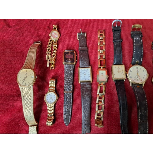 87 - An assortment of various vintage/ retro wristwatches.