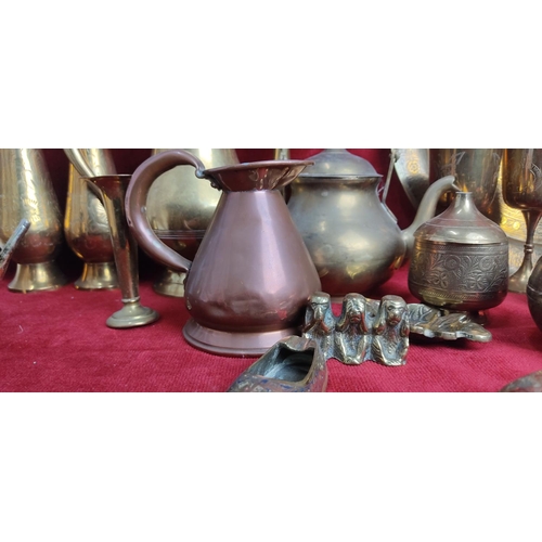 196 - A large collection of vintage/ antique brass & copper ware.