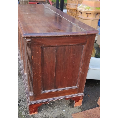 112 - A stunning antique oak coffer/ blanket box with panelled front, measuring 70cm x 53cm x 113cm.