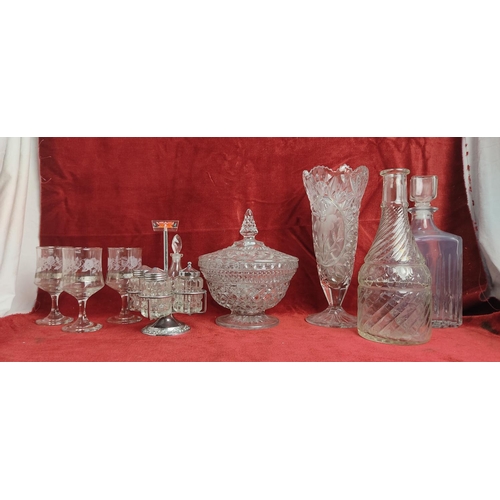 181 - A large assortment of glassware.