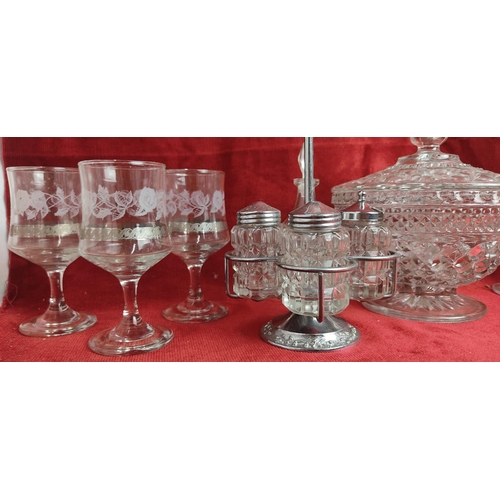 181 - A large assortment of glassware.