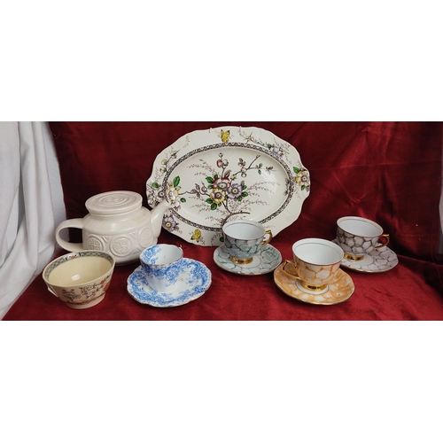 192 - An assortment of vintage/ antique ceramics to include a large platter & more.