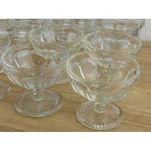 207 - A lot of 24 vintage glass sundae dishes.