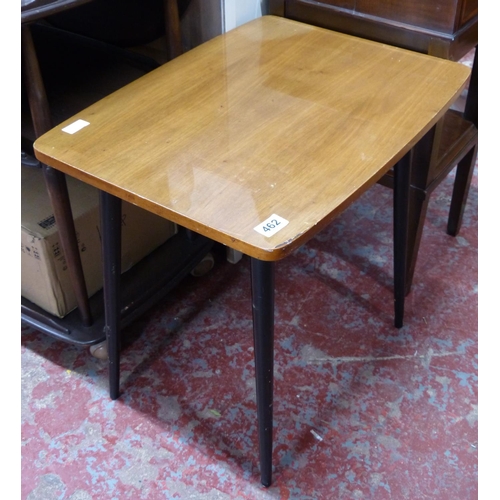 462 - A vintage/ Mid Century coffee table.