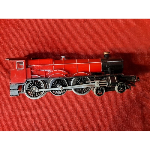 24 - A collection of locomotives to include Tri-ang 82004 and lots more.