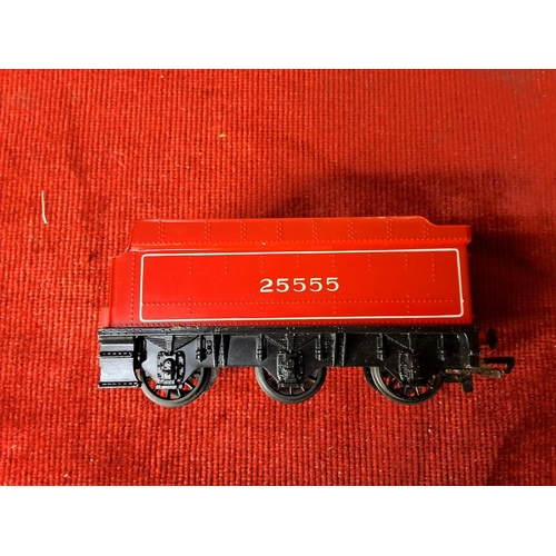 24 - A collection of locomotives to include Tri-ang 82004 and lots more.