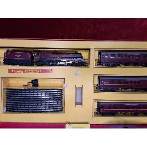 31 - A vintage boxed Fleischmann Batt. 2 GP train set and a vintage boxed Tri-ang Railways Electric Model... 