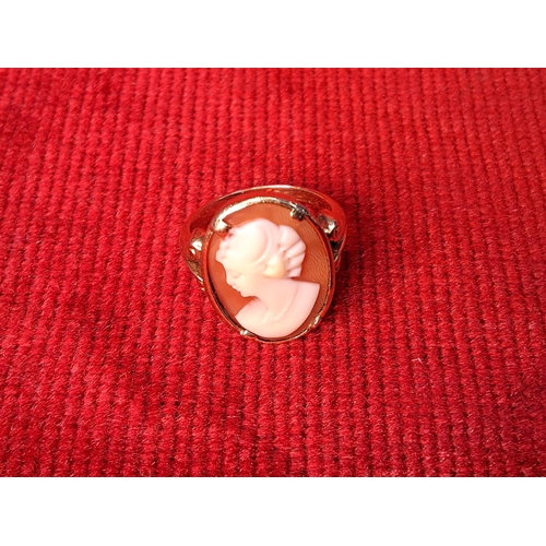 75 - A vintage 9ct gold cameo ring, size K.