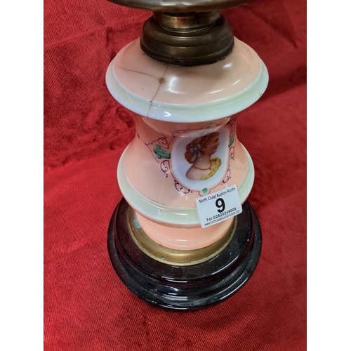 9 - A stunning antique oil lamp with ceramic base (a/f) and hand painted portraits, along with decorativ... 